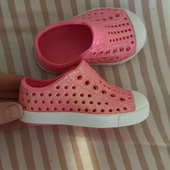 Sparkly Pink Native Toddler Shoes - Size 4 Toddler - Picture 2 of 3